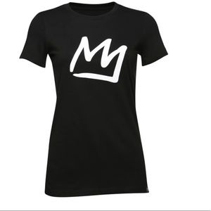 NWT- CROWN WOMEN'S SHORT SLEEVE T-SHIRT. Size Large